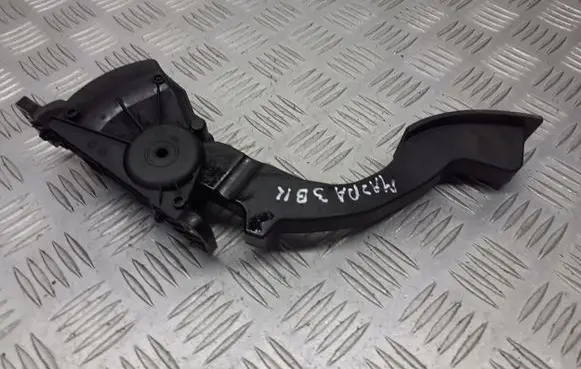 Mazda 3 I Accelerator throttle pedal 4M51-9F836-AH