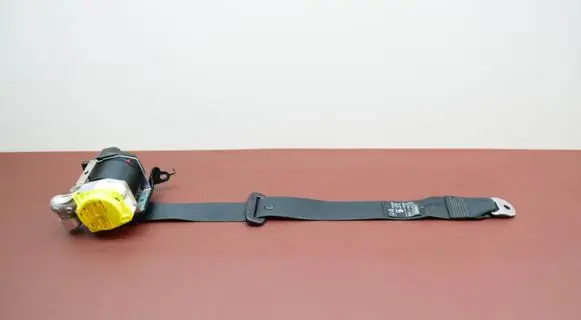 Rear seatbelt