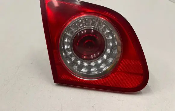 Volkswagen PASSAT B6 Tailgate rear/tail lights