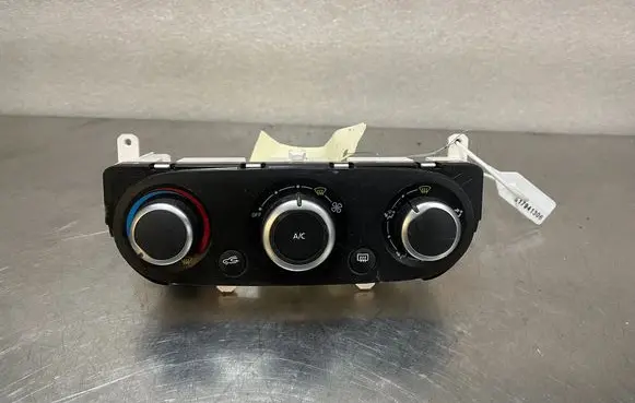 Renault Captur Other switches/knobs/shifts 5R5841100CLIO4