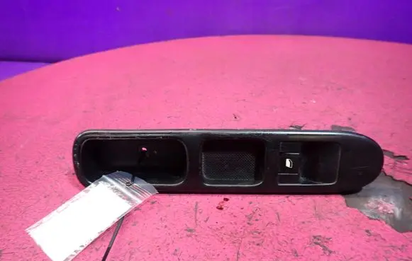 Peugeot 307 CC Quarter vent window switch 96351625XT