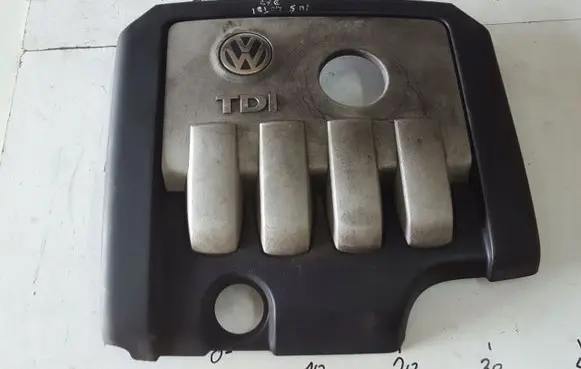 Volkswagen Golf V Engine cover (trim)