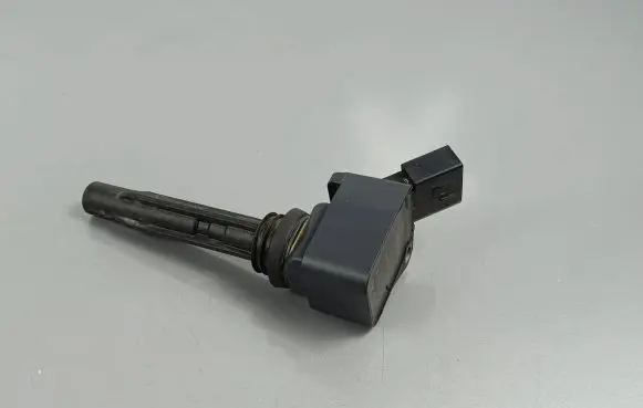 Volkswagen Tiguan High voltage ignition coil 04C905110J