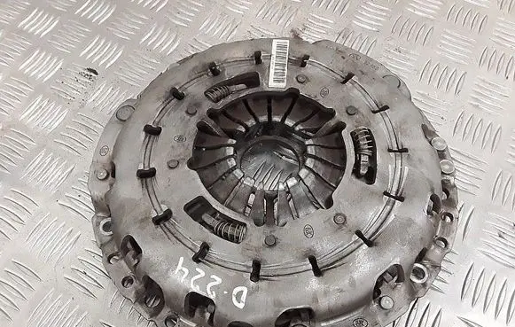 Fiat 500L Pressure plate 760384501