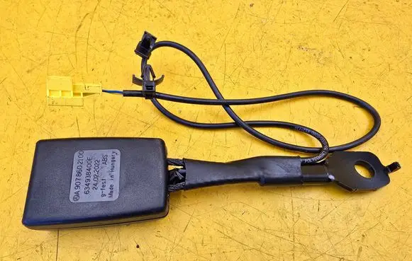 Mercedes-Benz Sprinter W907 W910 Front seatbelt buckle A9078602100