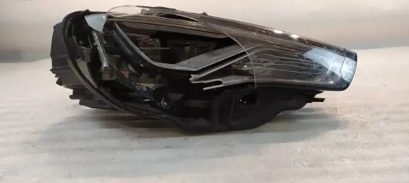 Audi A3 S3 8V Headlight/headlamp 8V0941034 01074072AF