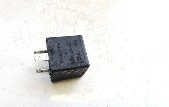 Volkswagen Golf III Other relay 191953227a