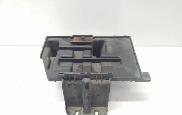 Battery tray