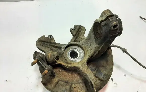 Volkswagen Polo V 6R Front wheel hub