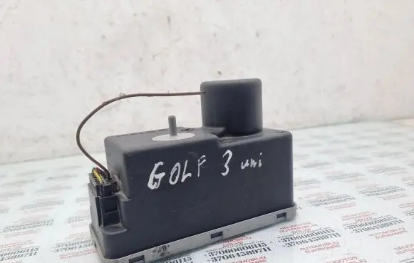 Volkswagen Golf III Central locking vacuum pump 1H0962257