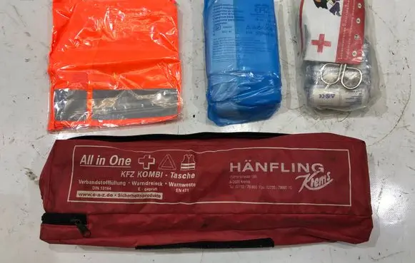 Jeep Grand Cherokee First aid kit 
