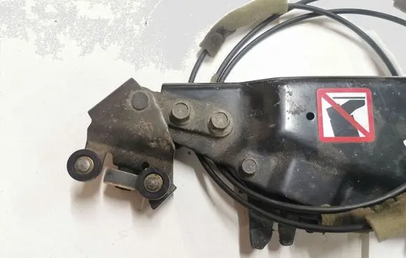 Mazda 5 Sliding door lower roller guide/hinge