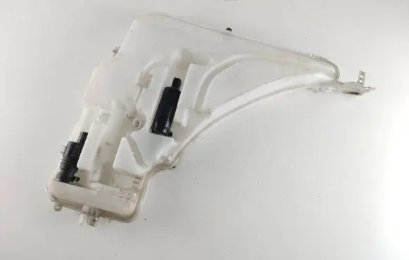 Windshield washer fluid reservoir/tank
