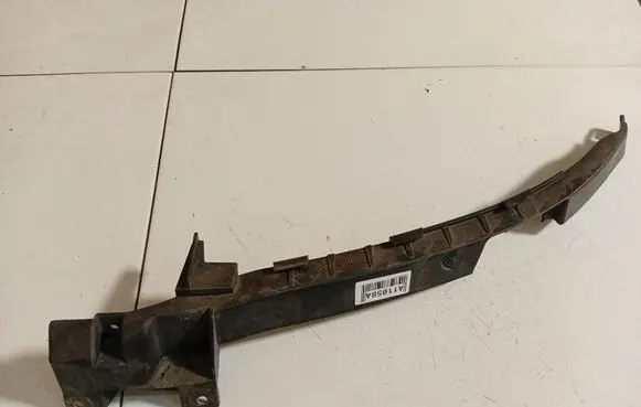 Opel Insignia A Front bumper mounting bracket 13250570