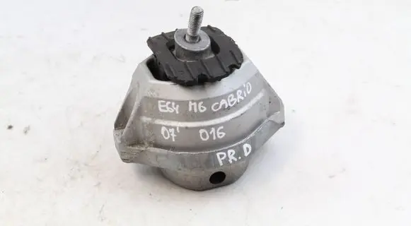 BMW M6 Engine mount bracket 6762608 22116762608
