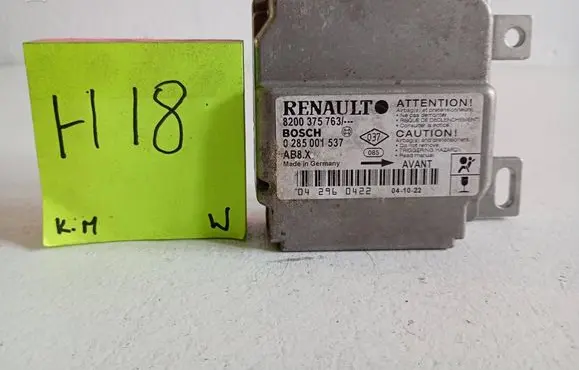 Renault Clio II Airbag control unit/module 8200375763 0285001537