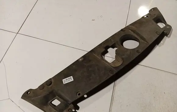 Honda FR-V Engine bonnet/hood lock trim molding 
