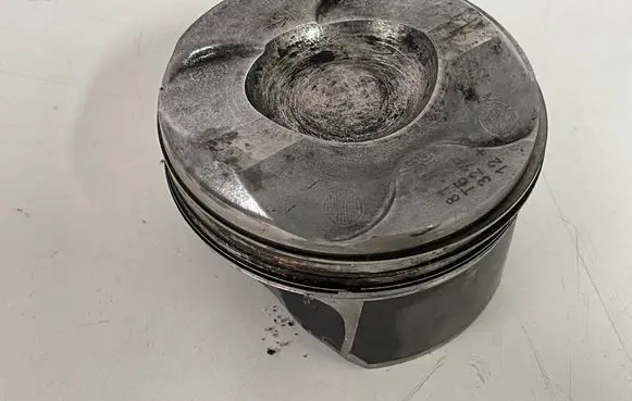 BMW 3 E90 E91 Piston 7558066