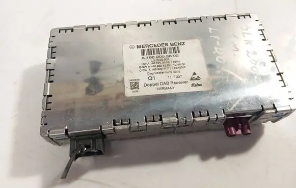 Mercedes-Benz SLK R172 Antenna control unit A1669003602 A1669024101 A1668202089