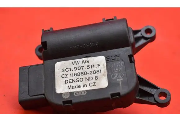Volkswagen Golf Plus Air flap motor/actuator 3C1907511F