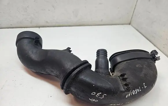 BMW 6 E63 E64 Turbo air intake inlet pipe/hose 7794172