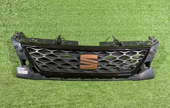 Seat Leon (5F) Front grill 