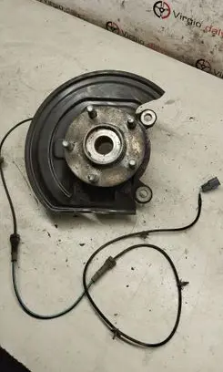 Nissan Pulsar Front wheel hub 400003ZLOC A10913528D