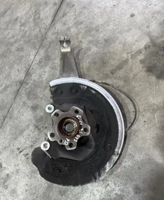 BMW 7 G11 G12 Front wheel hub 6884380
