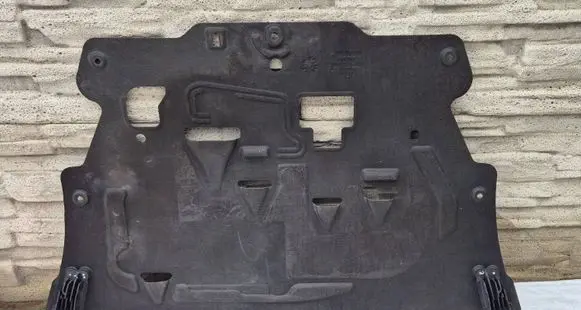 Engine splash shield/under tray