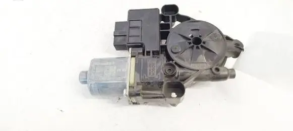 Volkswagen Golf VII Rear door window regulator motor 5Q0959812A