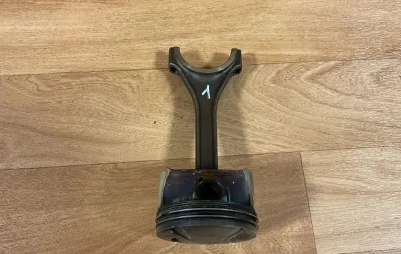 Audi A6 S6 C6 4F Piston with connecting rod 81L109