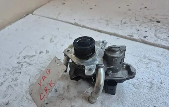 Volkswagen Golf Sportsvan EGR valve 04L131501E