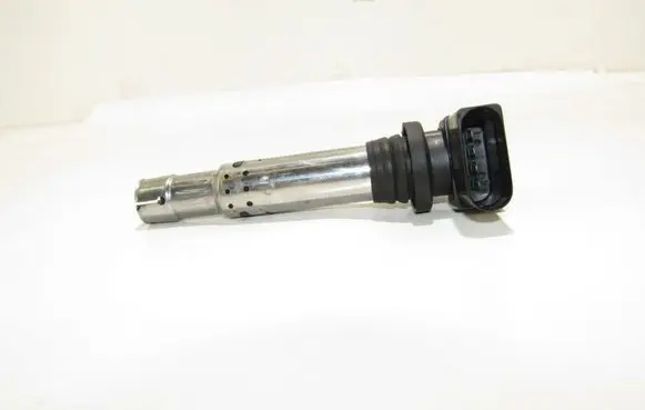 Volkswagen Eos High voltage ignition coil 036905715e