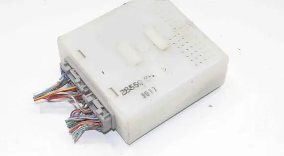 Nissan X-Trail T31 Door central lock control unit/module 285508H705
