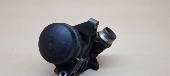 BMW 3 F30 F35 F31 Oil filter mounting bracket 7570085