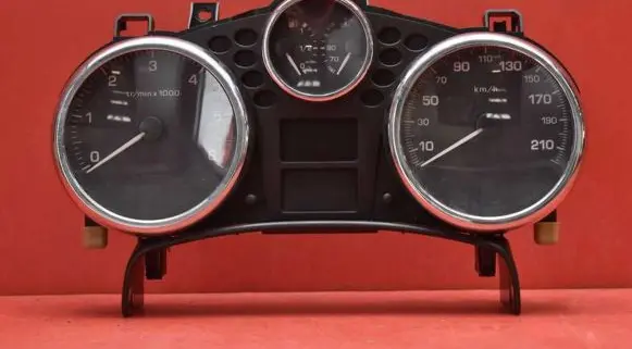 Mercedes-Benz E C207 W207 Speedometer (instrument cluster) 9662904880