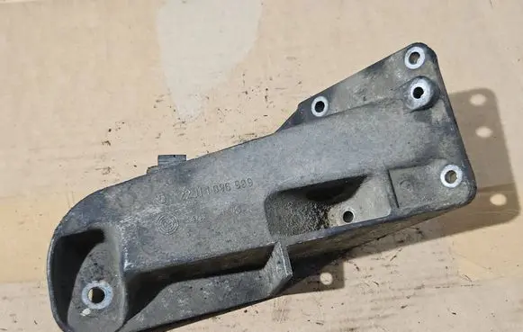 BMW X5 E53 Engine mounting bracket 22111096999