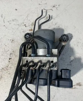 BMW 7 F01 F02 F03 F04 ABS Pump 6853400