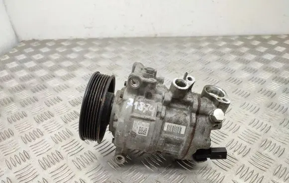 Volkswagen Golf VII Air conditioning (A/C) compressor (pump) 5Q0820803