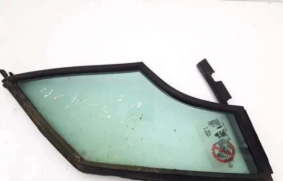 Mercedes-Benz A W168 Front door vent window glass four-door 