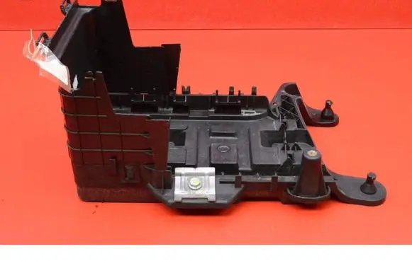 Skoda Yeti (5L) Battery box tray 1K0915333
