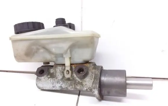 Volkswagen Polo III 6N 6N2 6NF Master brake cylinder
