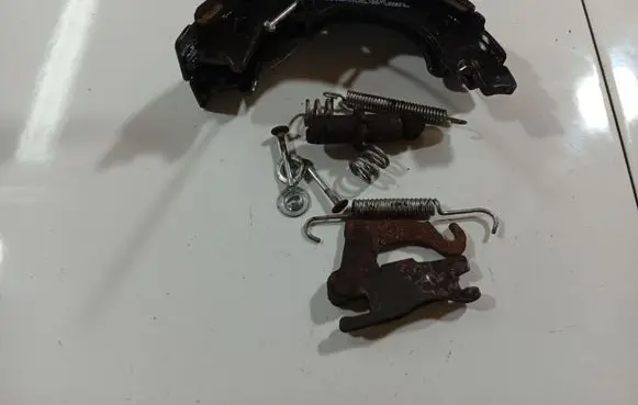 KIA Ceed Handbrake/parking brake pads 250538