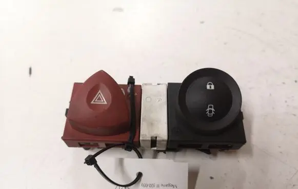 Renault Megane II Hazard light switch 8200407415 88040009