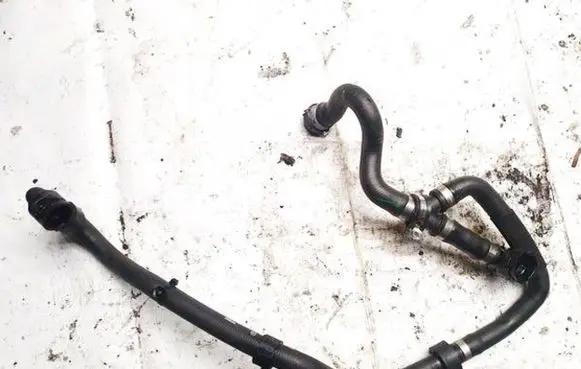 Mercedes-Benz EQB Engine coolant pipe/hose a2435004700