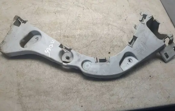 Rear bumper mounting bracket