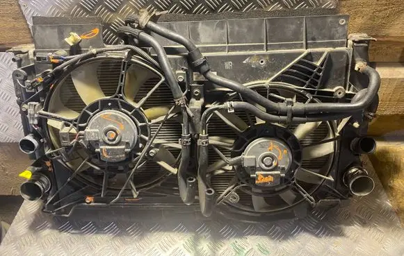 Toyota Avensis T270 Radiator set 