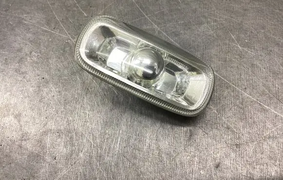 Audi A6 S6 C6 4F Front fender indicator light 8E0949127