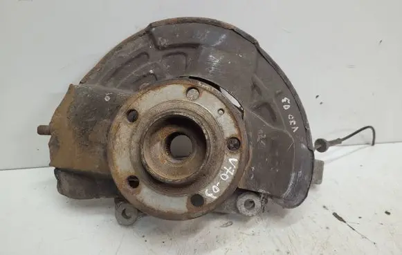 Volvo V70 Front wheel hub 9461944