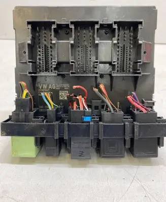Volkswagen PASSAT B7 Comfort/convenience module 3AA937087Q BCMPQ47